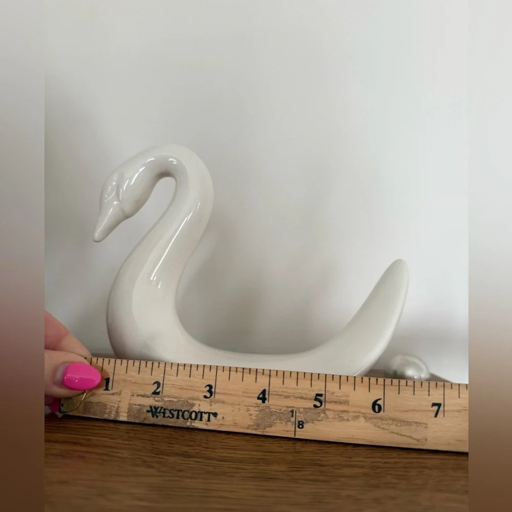 Art Deco Ceramic Porcelain Swan Figurine Bathroom Wash Cloth Hand Towel Holder - Picture 6 of 7